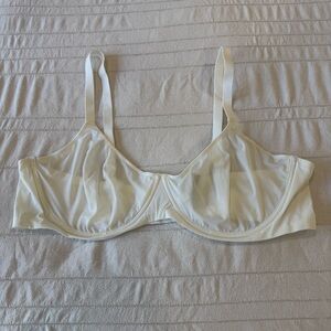 SKIMS No Show Molded Unlined Demi
Bra 42C
